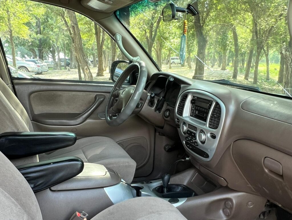 Toyota Sequoia Black 4