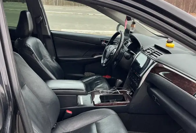 Toyota Camry 1