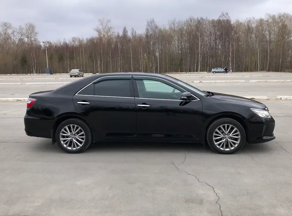 Toyota Camry 3