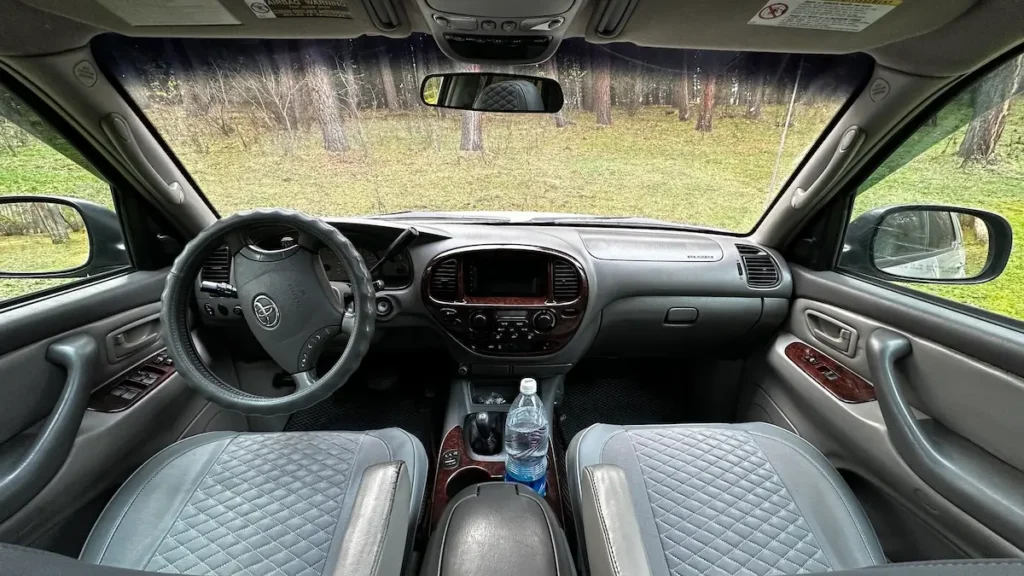 Toyota Sequoia 2004-3