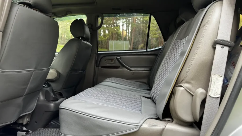 Toyota Sequoia 2004-4